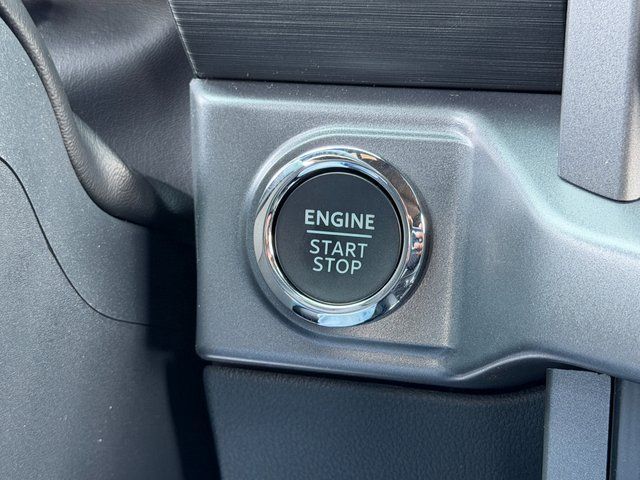 New 2026 Carbonized Gray Metallic Ford XLT image 30