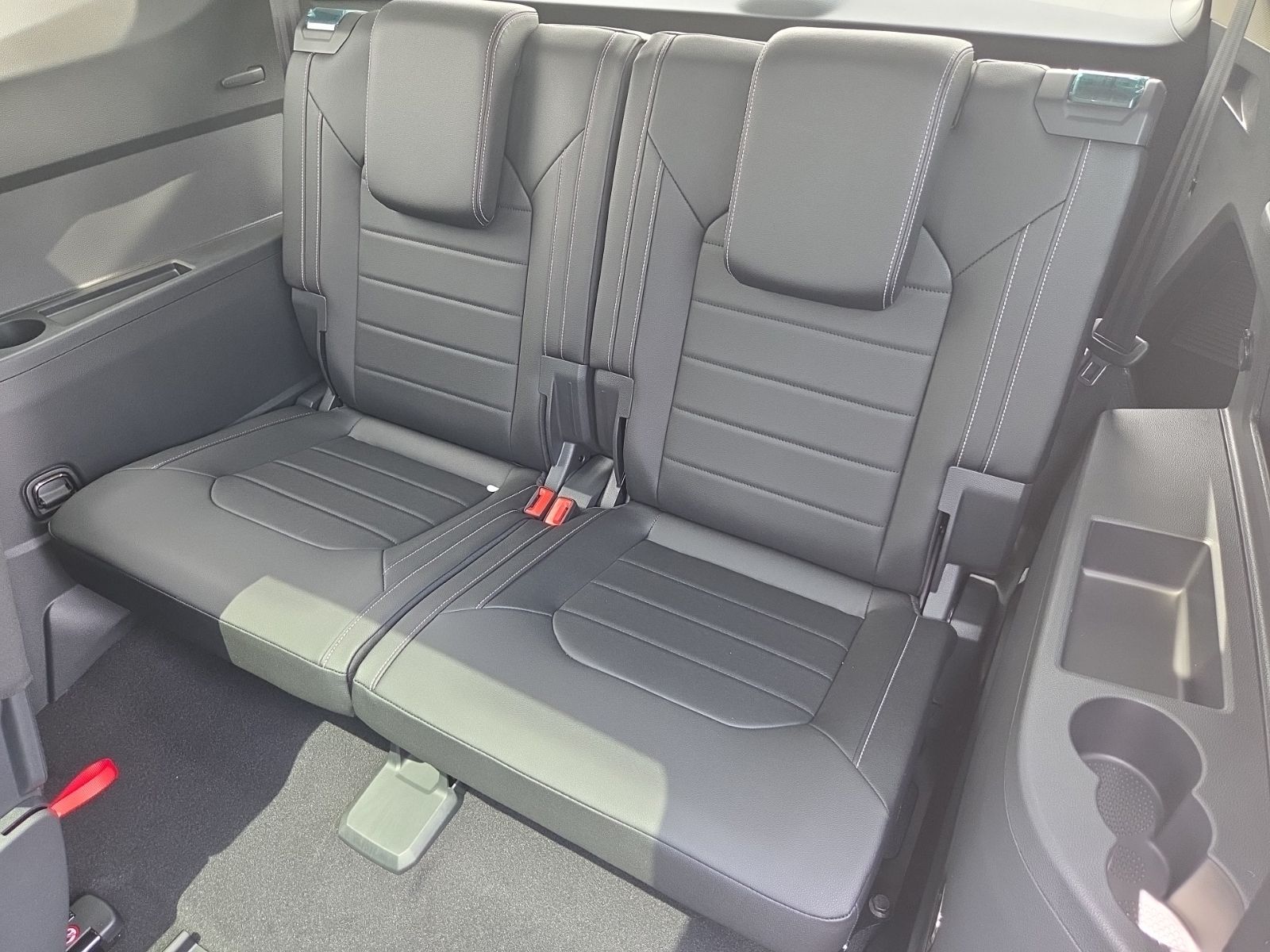 new 2026 Volkswagen Atlas car, priced at $48,738
