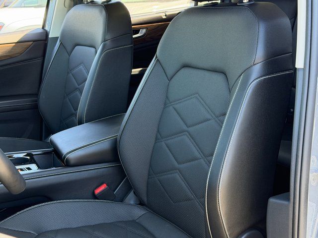 Used 2025 Gray Volkswagen 2.0T SE w/Technology image 25
