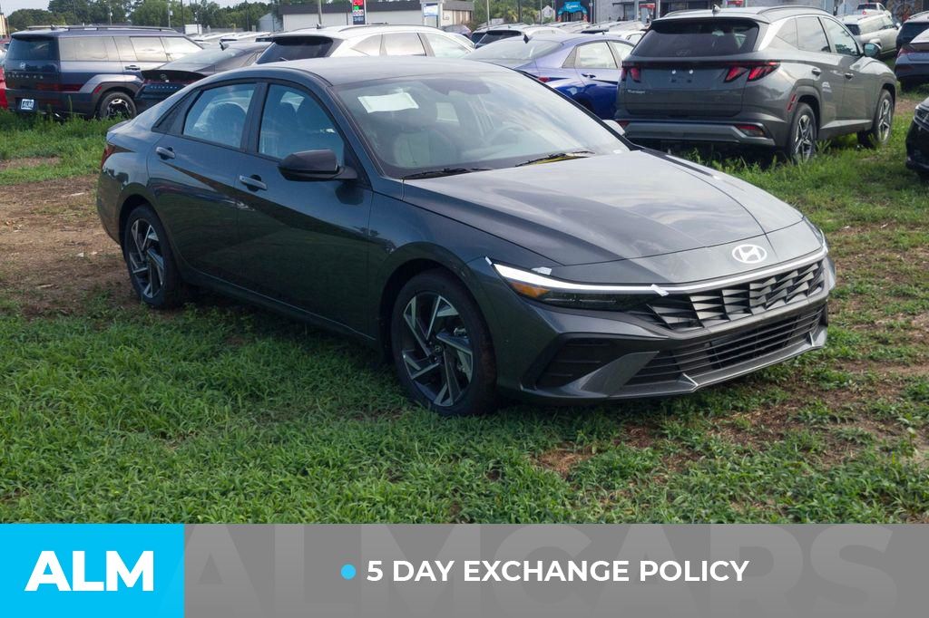 Used 2025 Gray Hyundai SEL Sport image 3