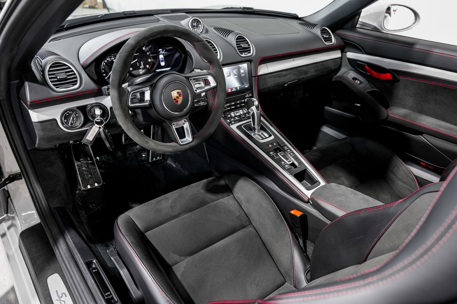 2022 Porsche 718 Spyder Base — photo 9