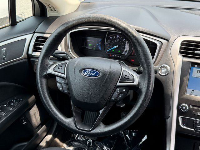 Certified Used 2018 Oxford White Ford SE image 18