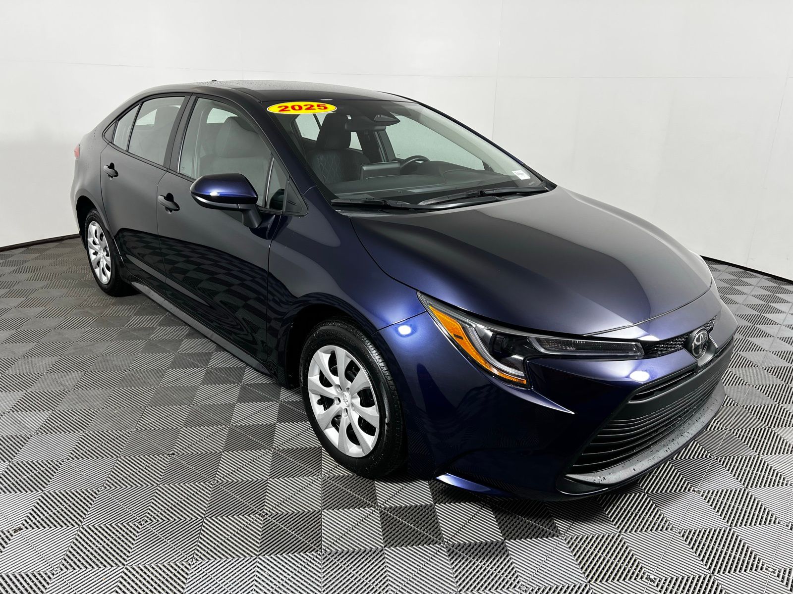 Thumbnail: 2025 Toyota Corolla - 3