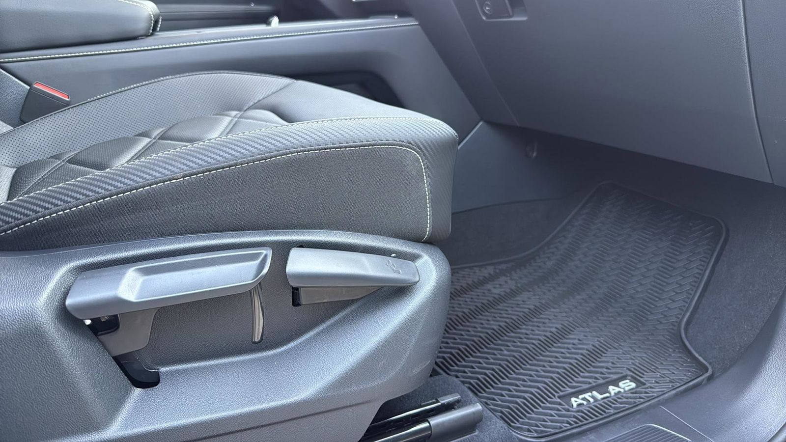 Used Car 2025 Volkswagen Atlas Cross Sport  2.0t Se For Sale Under $35,000 In Austin, Texas