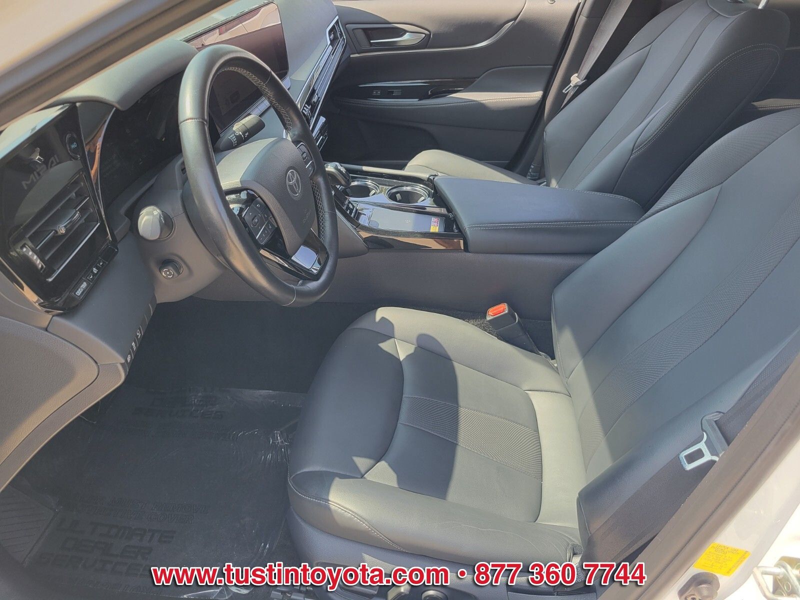 Used 2024 White Toyota XLE image 10