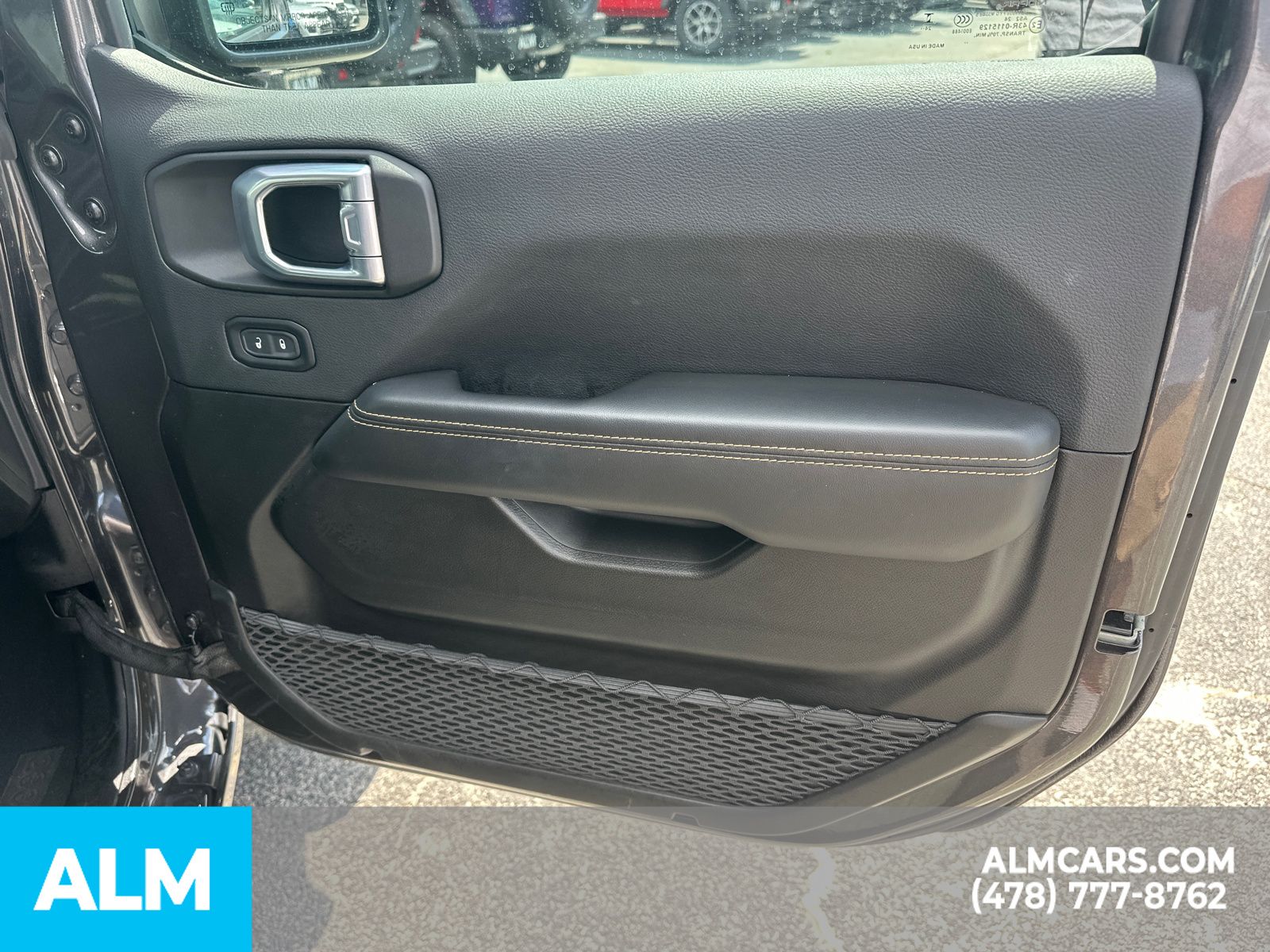 Used 2025 Gray Jeep Sahara image 17