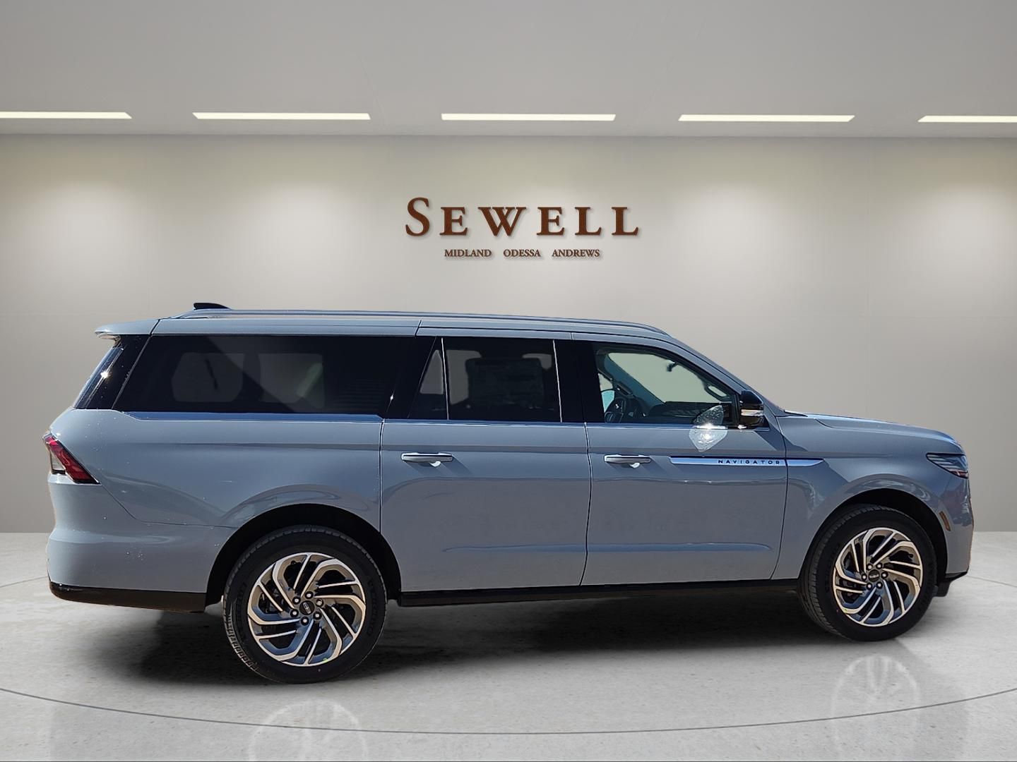 New Gray Mist 2026 Lincoln Navigator L Reserve for Sale in Odessa