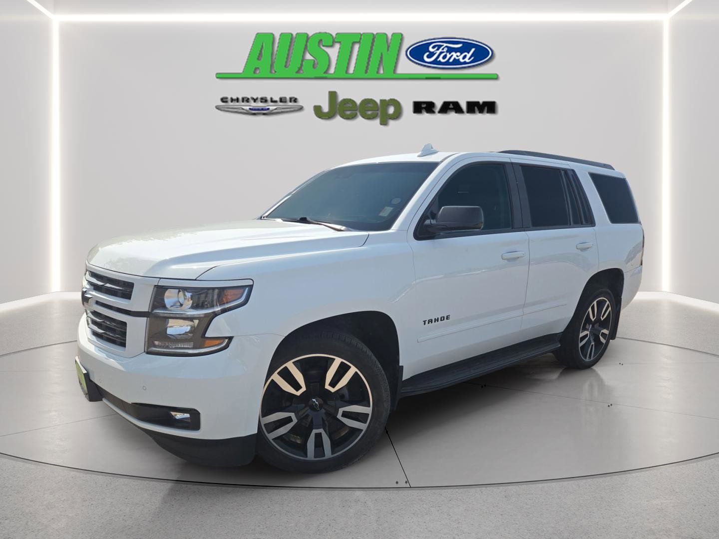 Summit White 2018 Chevrolet Tahoe Premier 4WD SUV / Crossover Four-Wheel Drive