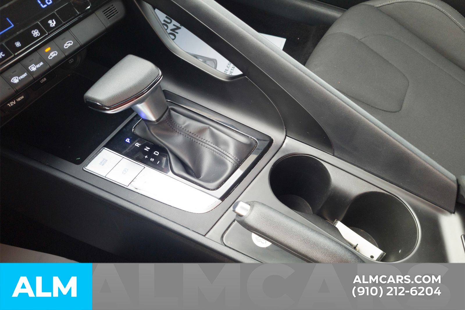 2023 Hyundai Elantra SEL photo 18
