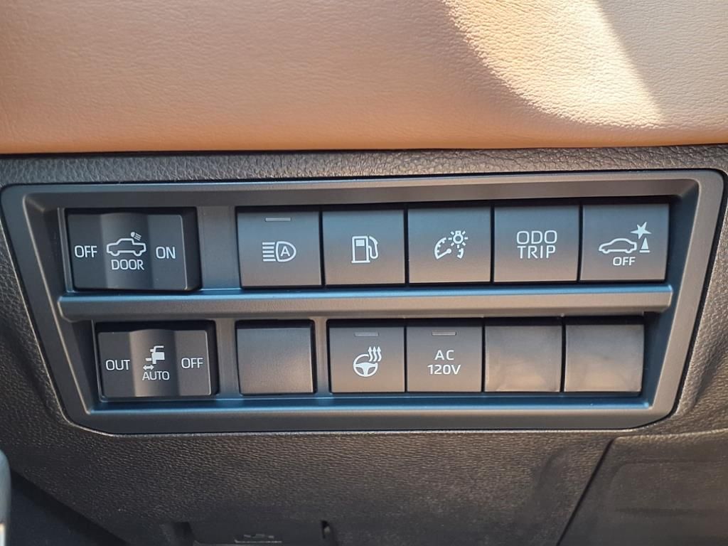 2025 Toyota Tundra Hybrid 1794 Edition - 9