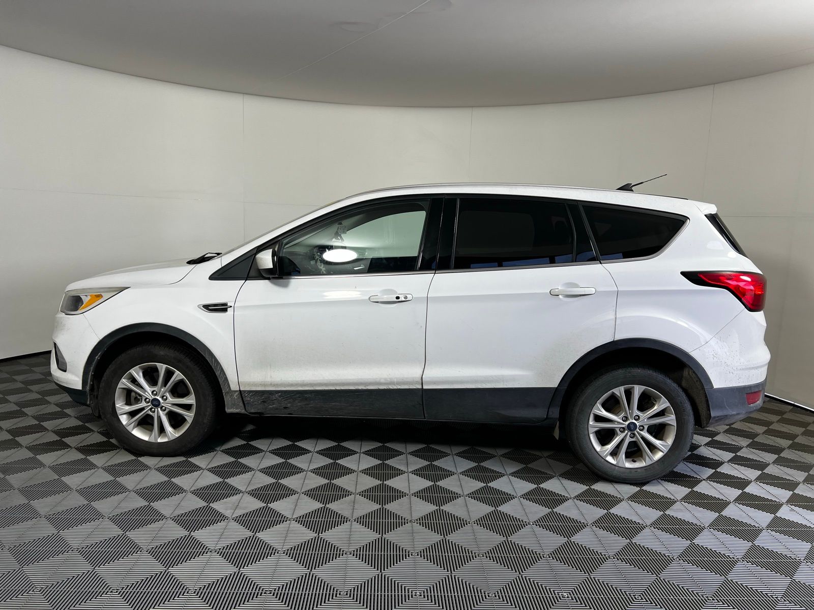 Thumbnail: 2019 Ford Escape - 8