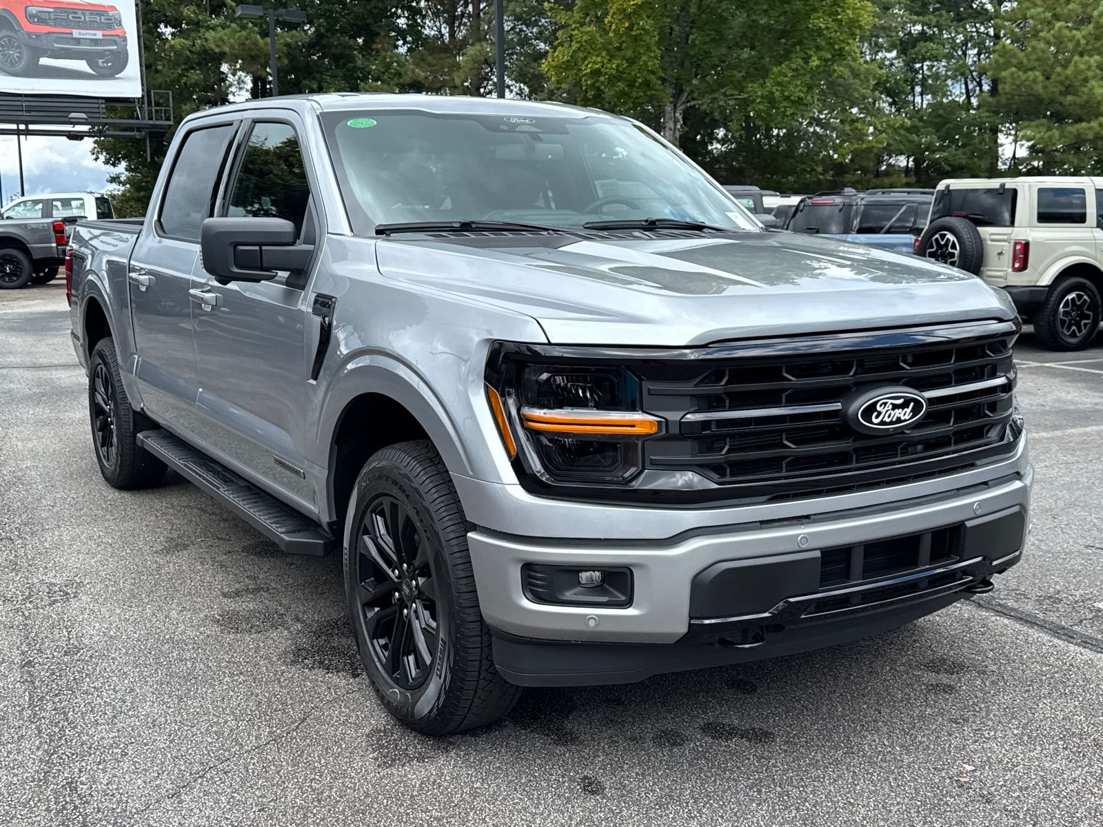 2025 Ford F-150 XLT photo 3