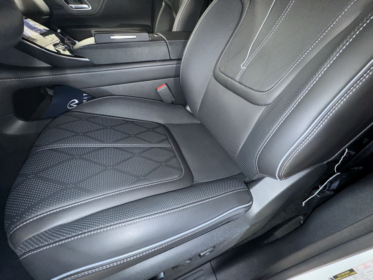 2025 Infiniti QX80 Sensory photo 18