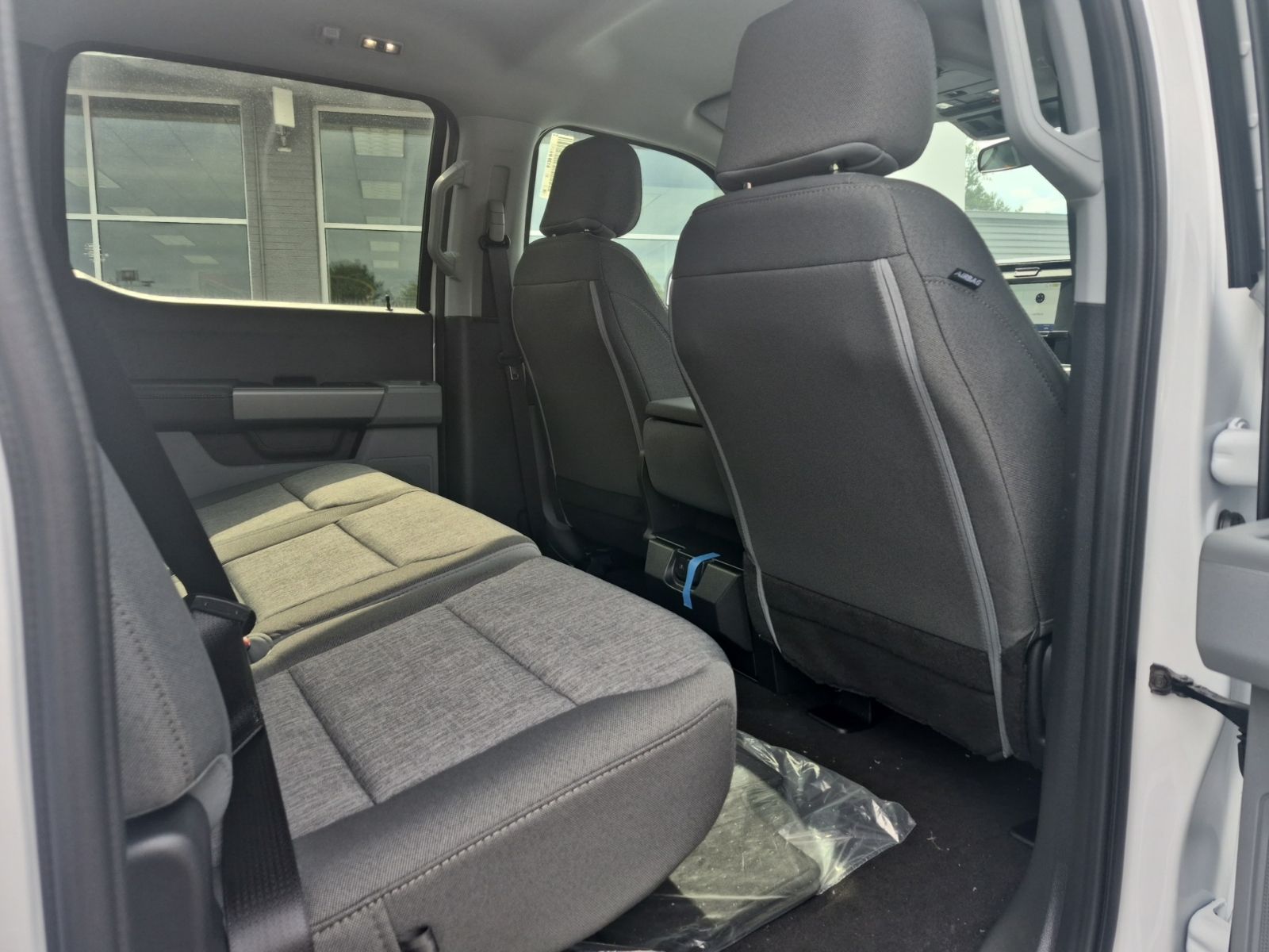 New 2026 Oxford White Ford XL image 14