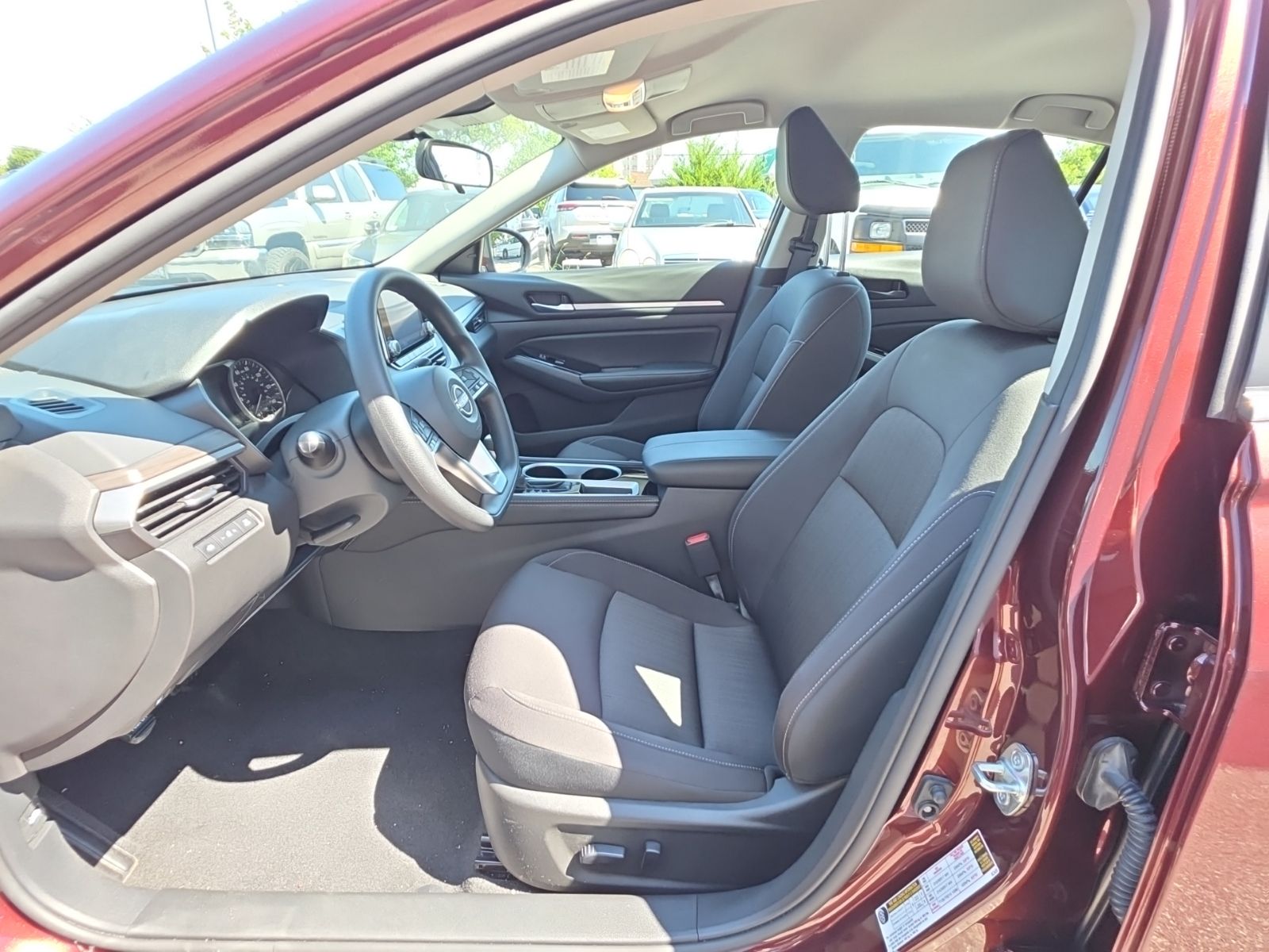 Used 2023  Nissan 2.5 SV image 9