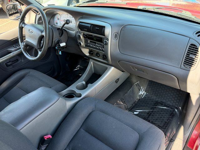 Used 2002 Toreador Red Clearcoat Metallic Ford Base image 9