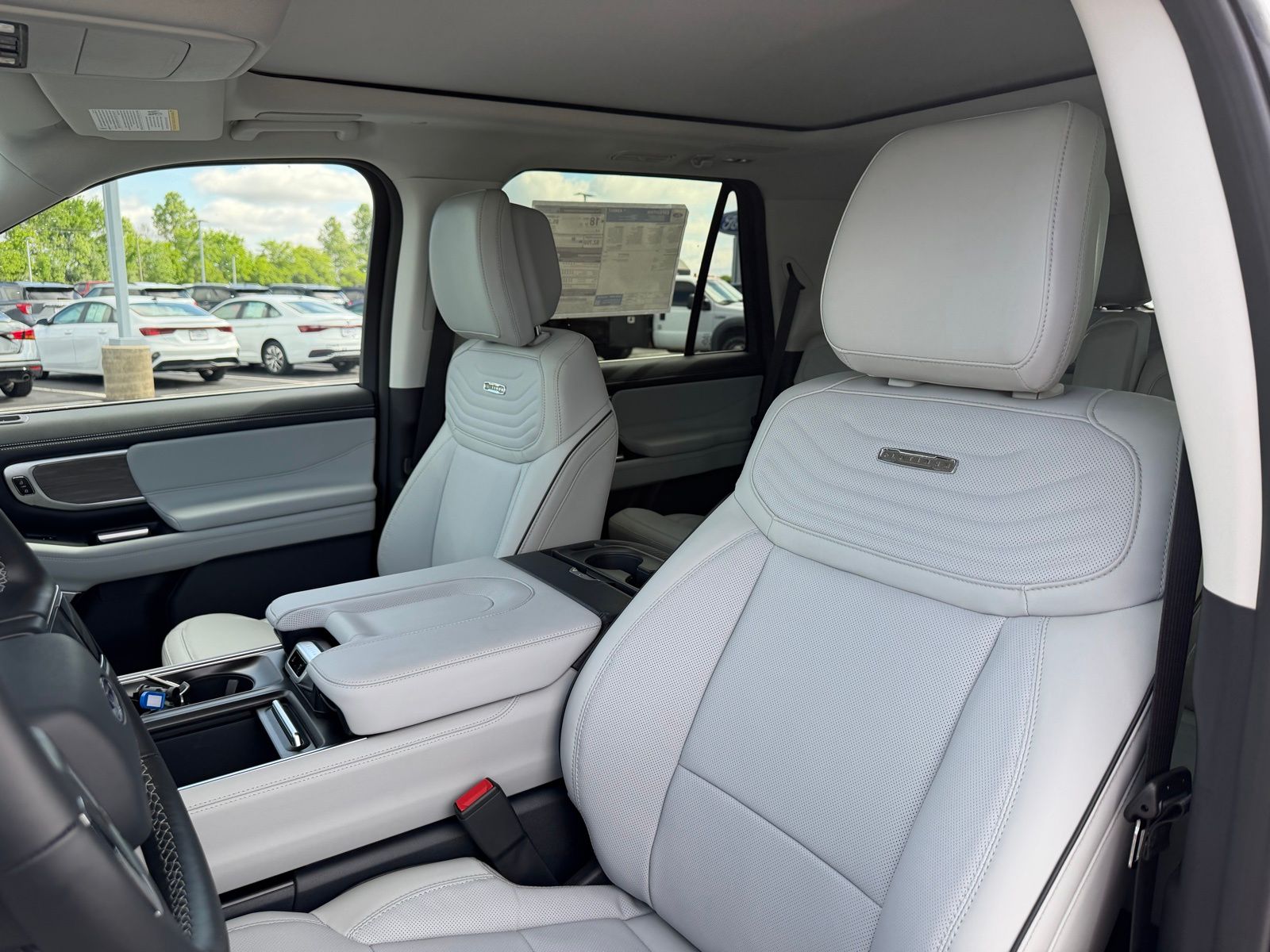 2026 Ford Expedition image 13