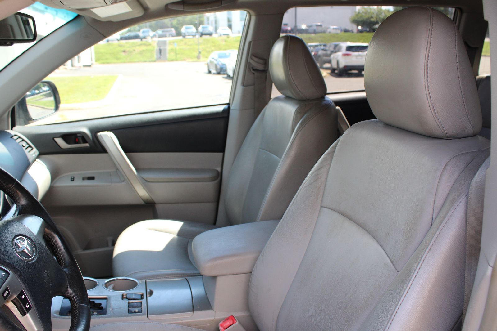 Used 2011 Gray Toyota SE image 14
