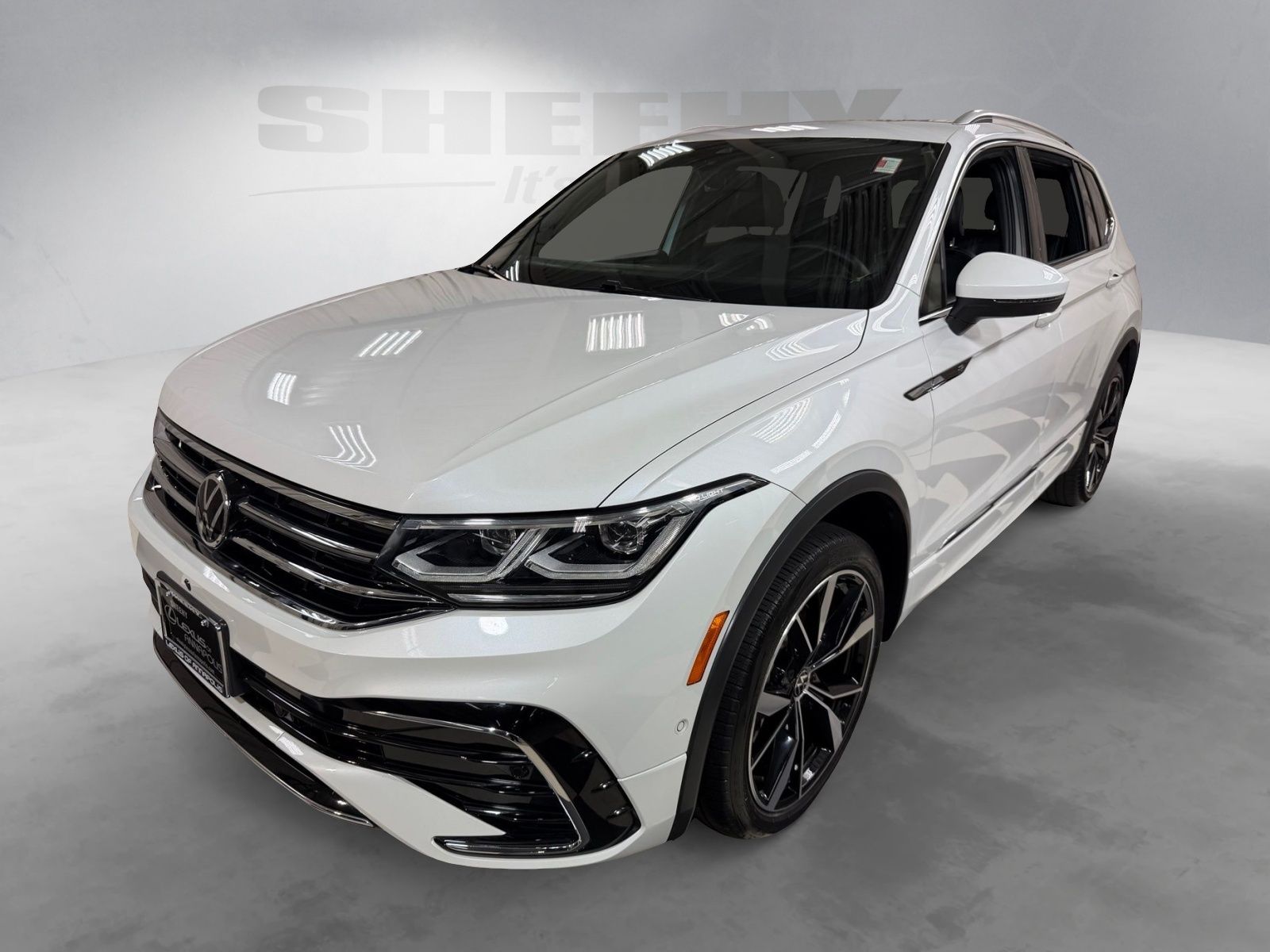 Used 2022  Volkswagen 2.0T SEL R-Line image 18