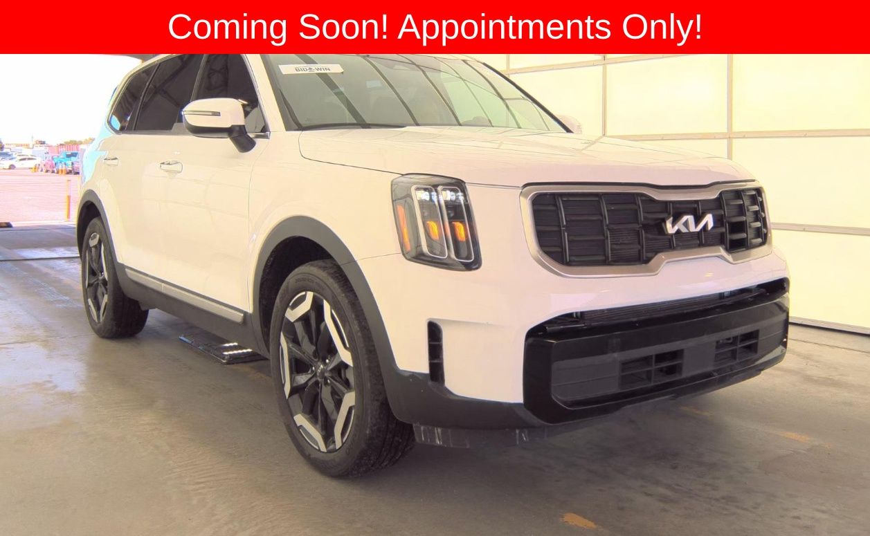 Glacial White Pearl 2024 Kia Telluride S FWD SUV / Crossover Front-Wheel Drive 8-Speed Automatic