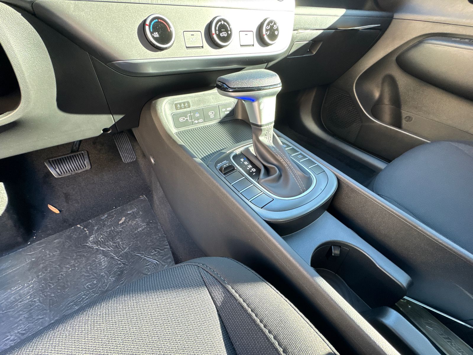 Used 2026 White Hyundai SE image 30