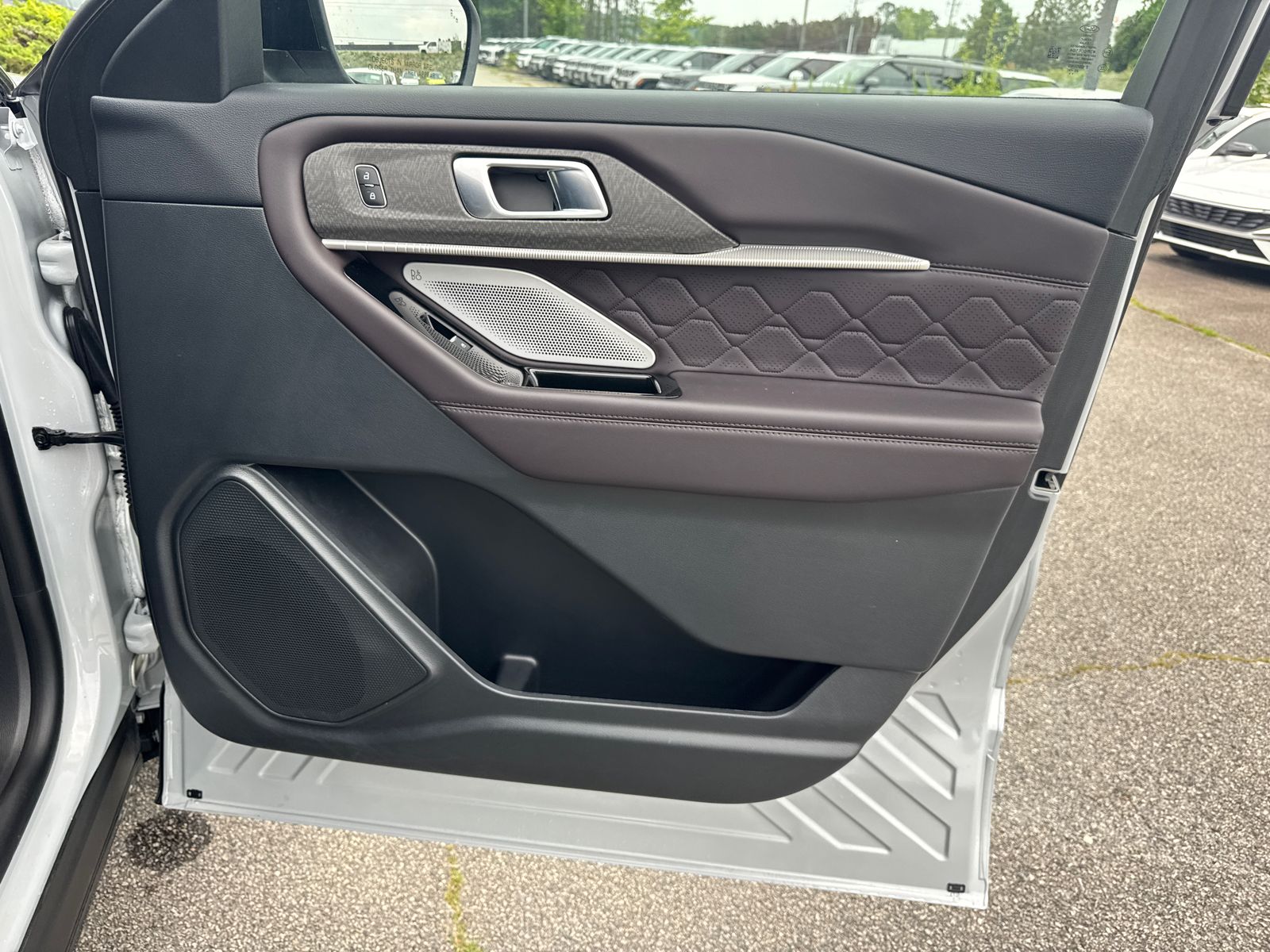 Used 2026 White Metallic Ford Platinum image 14