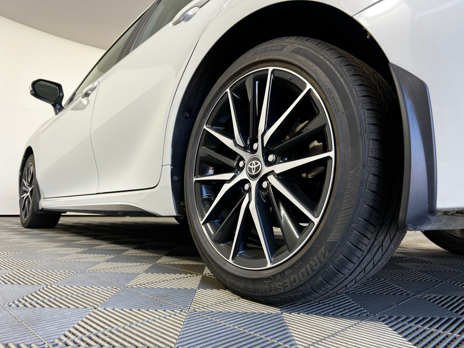 Thumbnail: 2023 Toyota Camry - 9