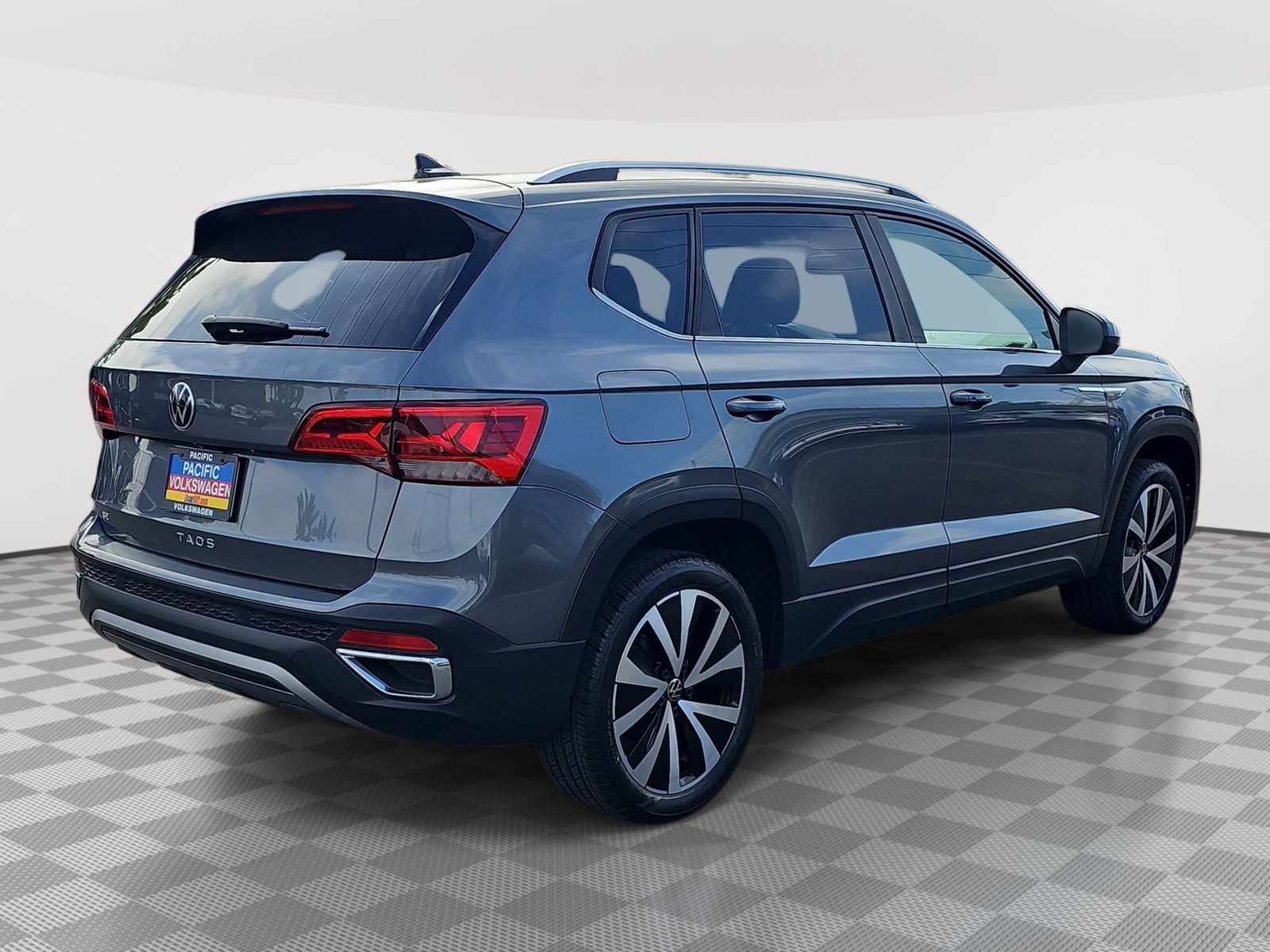 View vehicle photo 5
