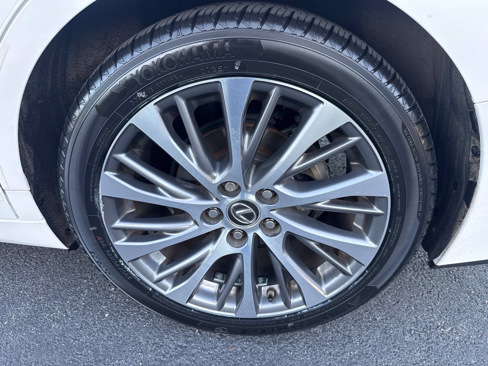 Used 2021 White Lexus 350 image 33