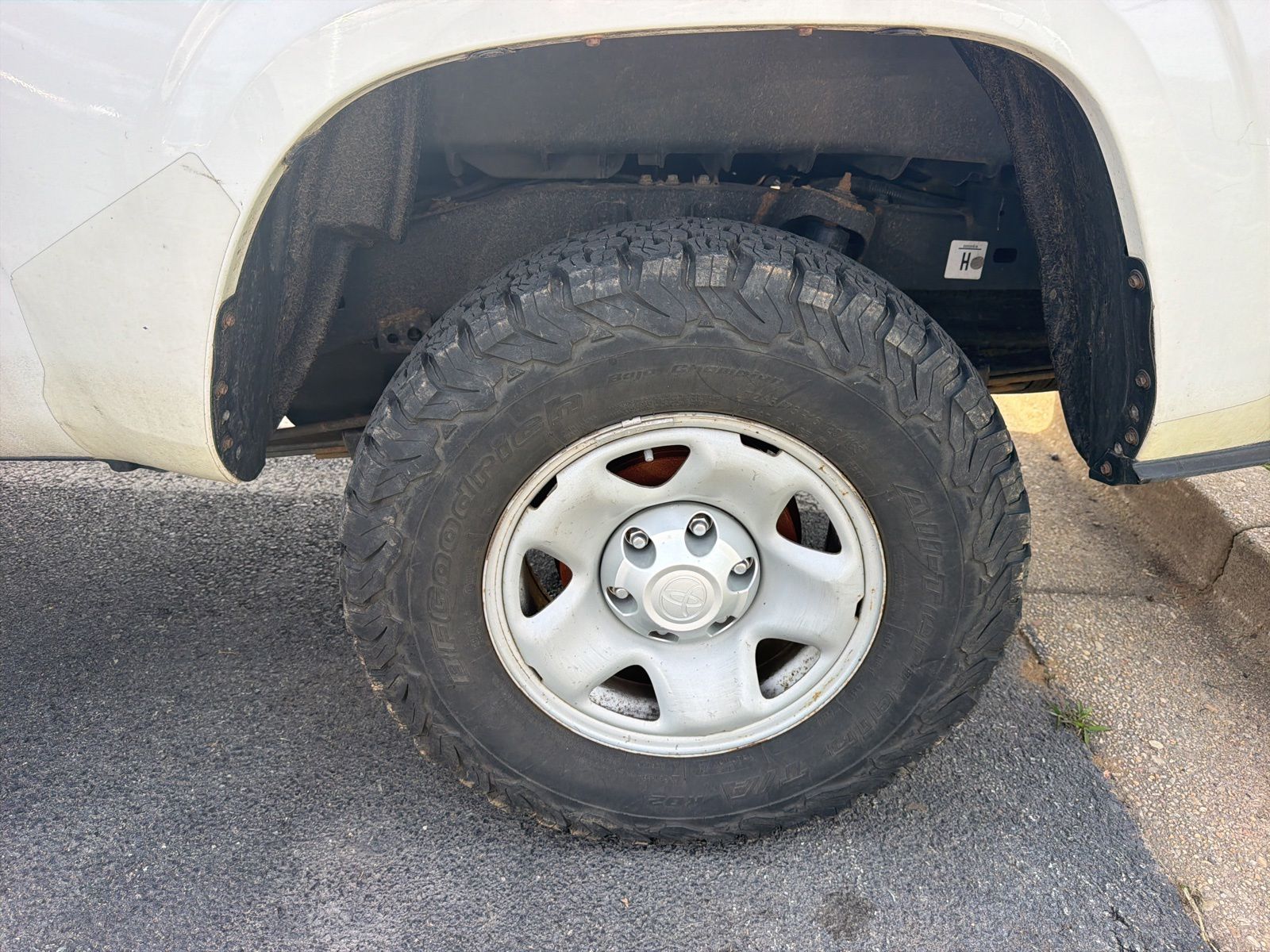 Used 2019 Super White Toyota SR image 23