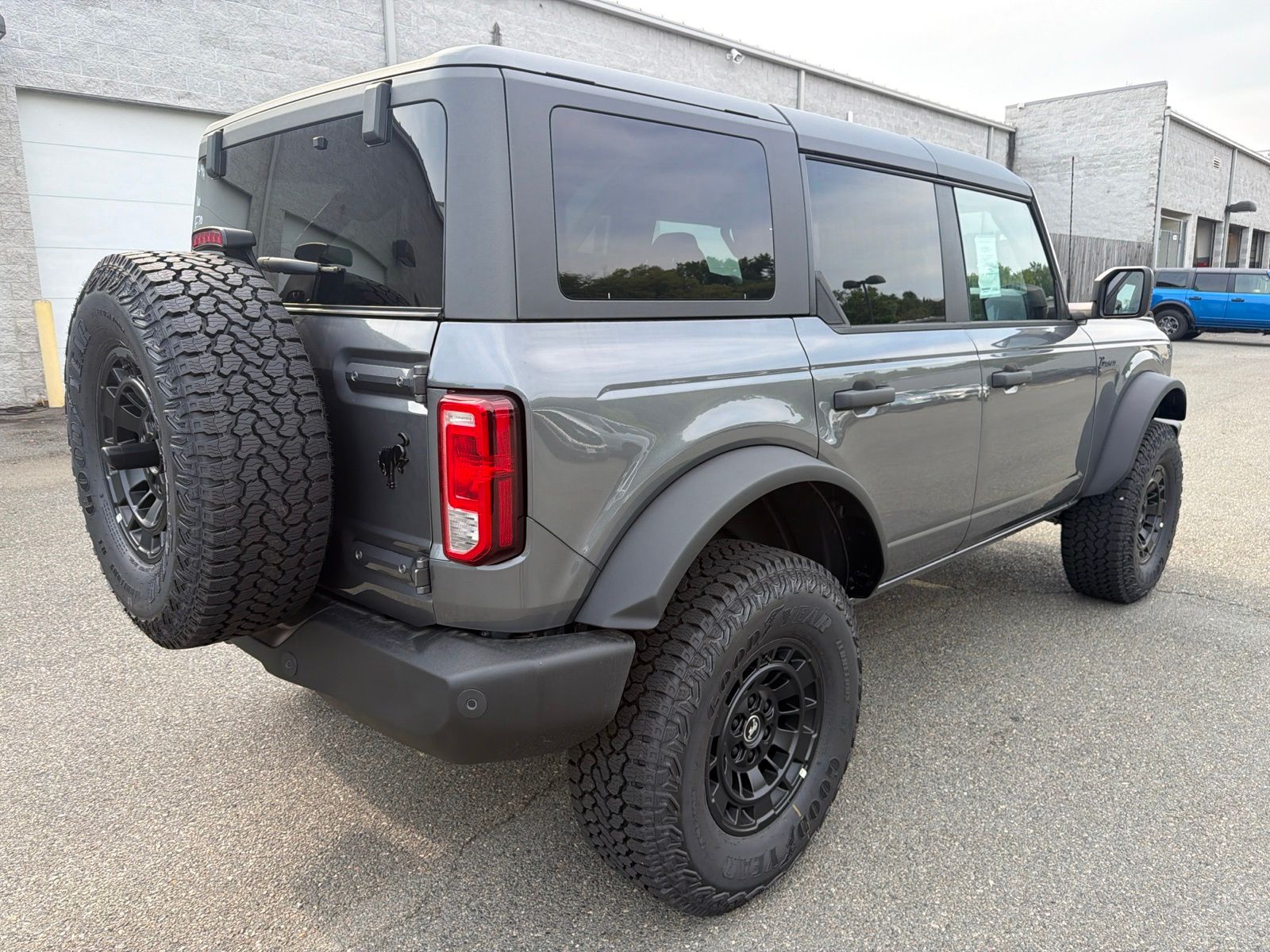 New 2026 Carbonized Gray Metallic Ford Big Bend image 6