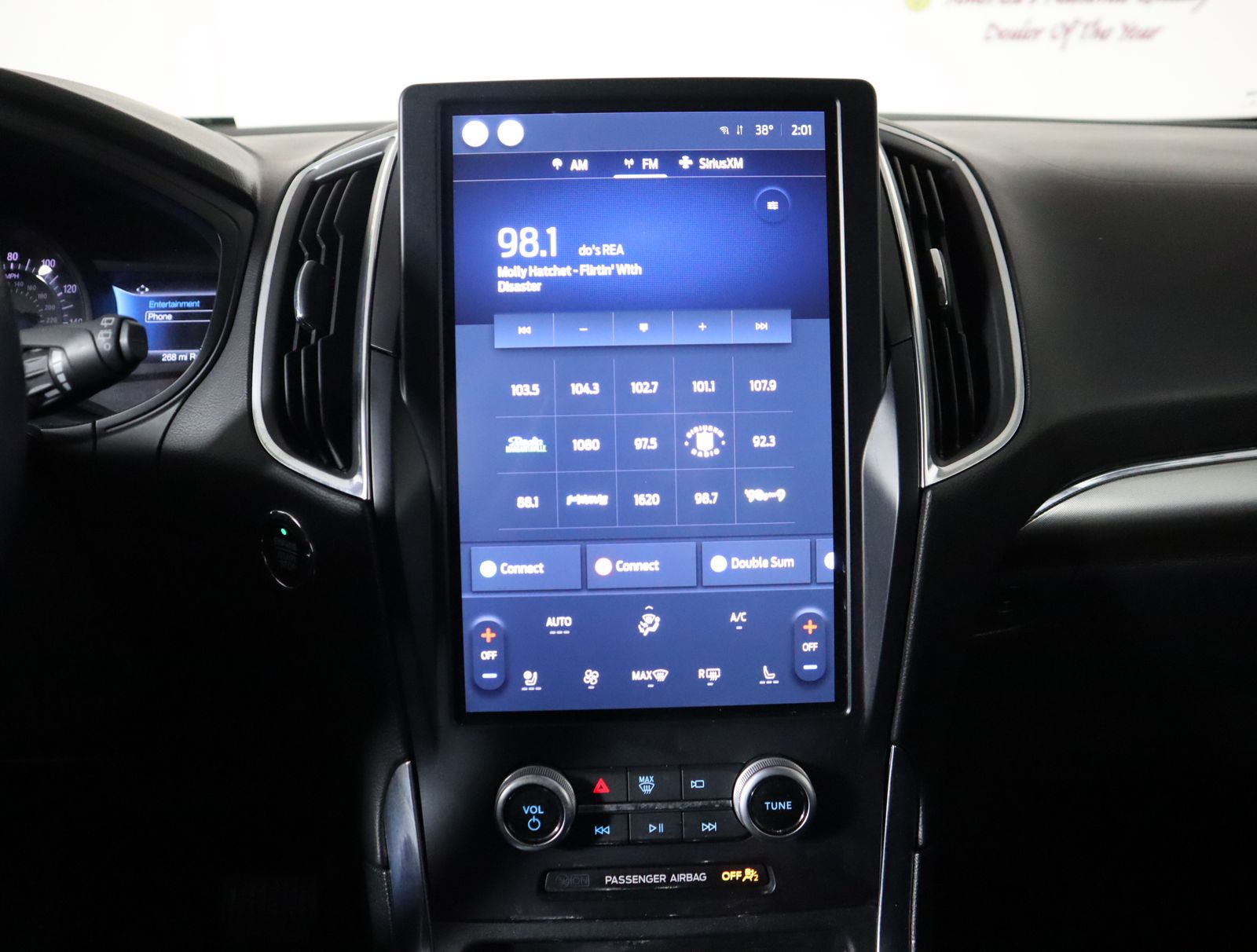 2022 Ford Edge Titanium photo