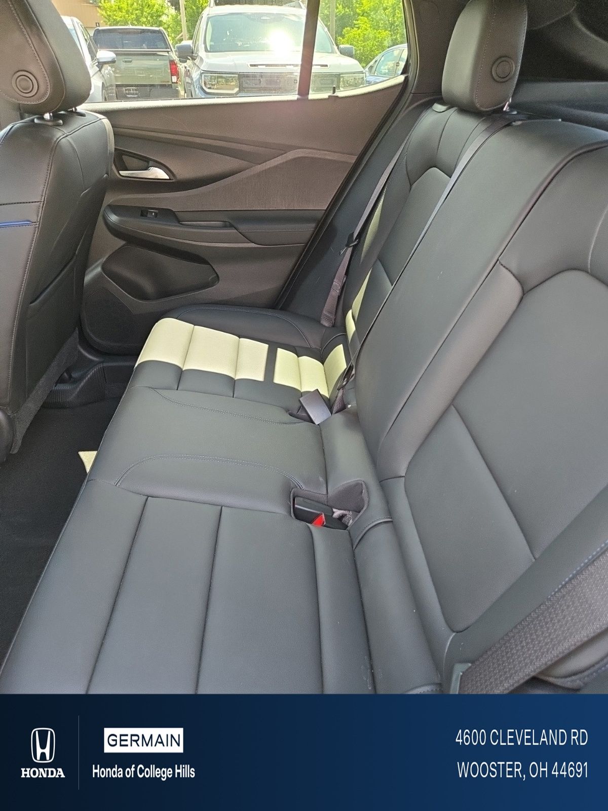 Used 2025 Blue Buick Sport Touring image 9