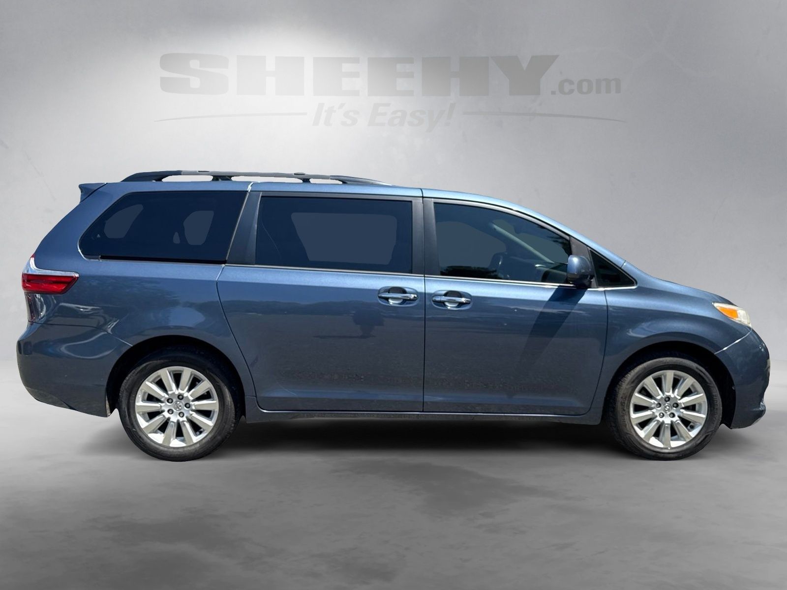 Used 2015 Shoreline Mist Toyota XLE Premium image 8