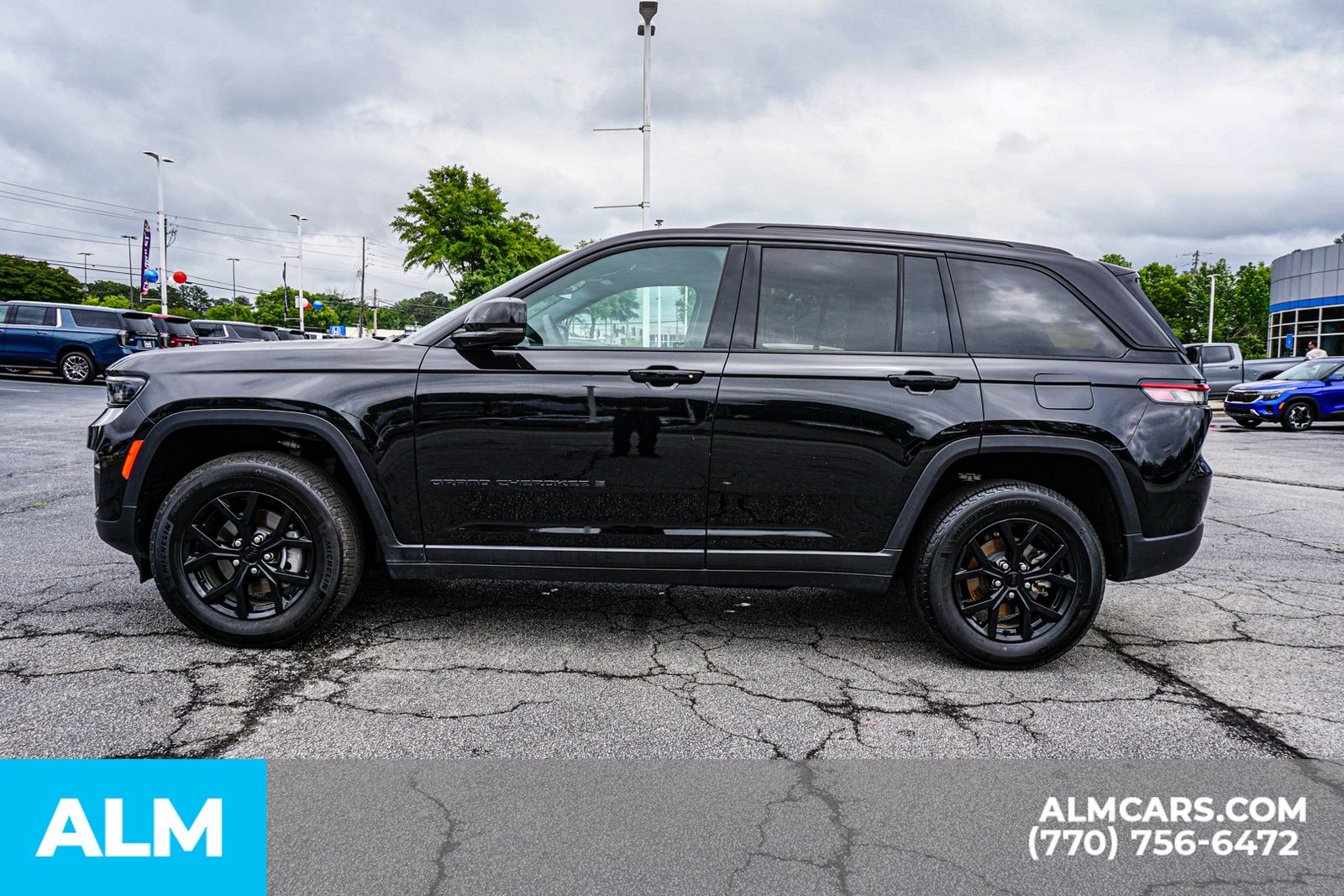 Used 2025 Black Jeep Altitude image 10