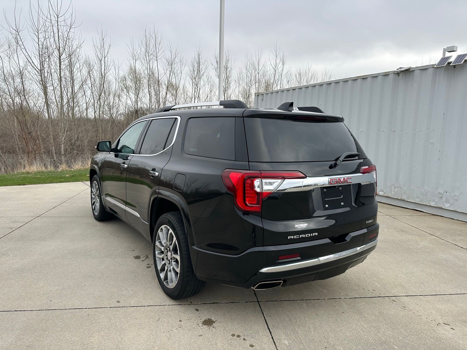 View vehicle photo 4