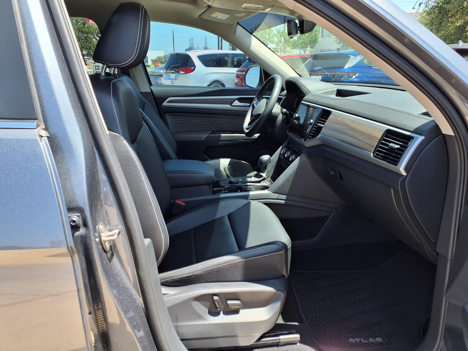 2022 Volkswagen Atlas SEL  at Bayway Cadillac of The Woodlands
