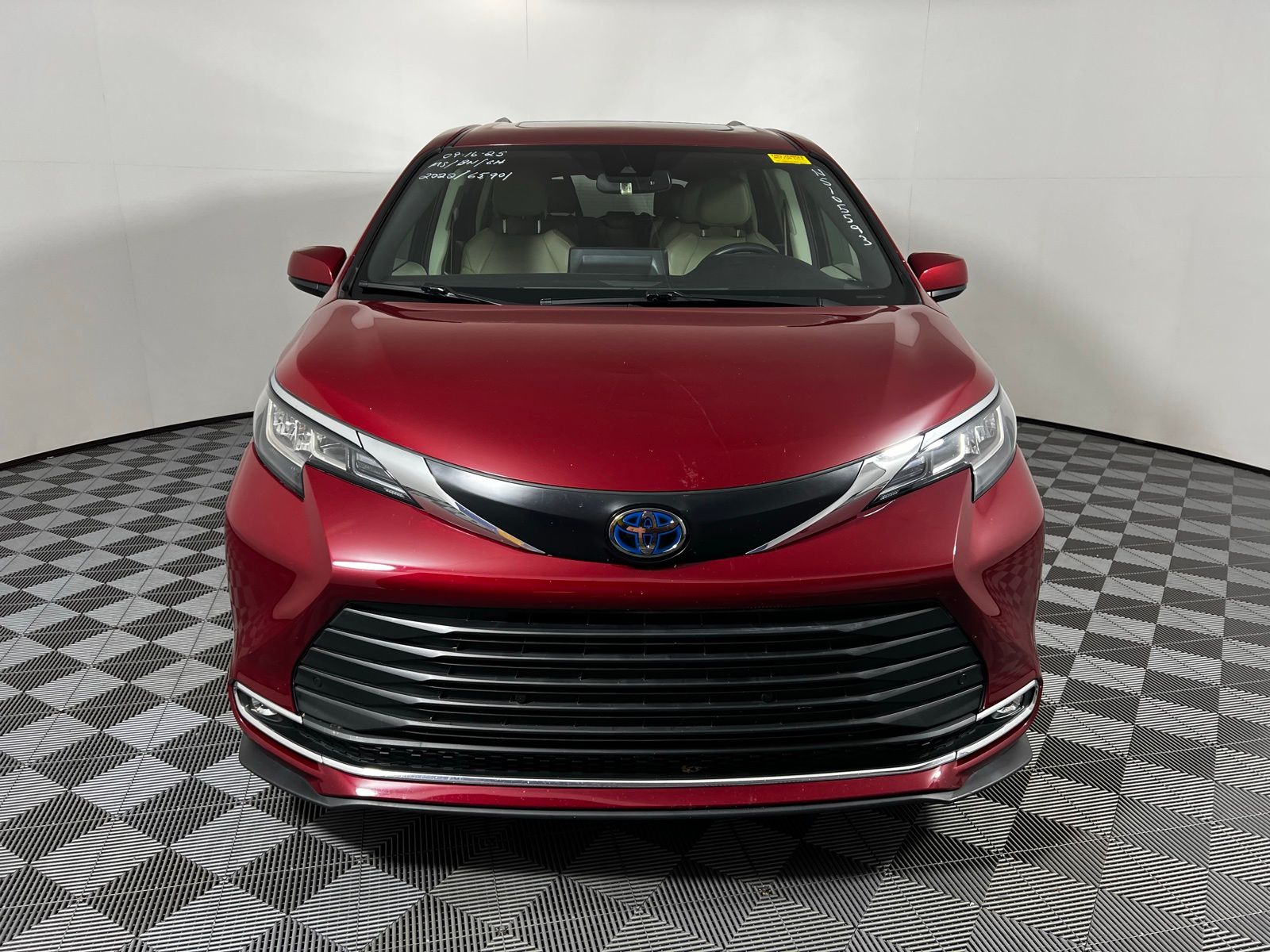 Thumbnail: 2022 Toyota Sienna - 2