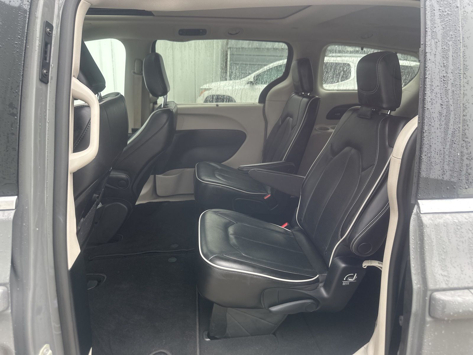 Used Car 2023 Chrysler Pacifica  Limited For Sale Under $30,000 In Austin, Texas