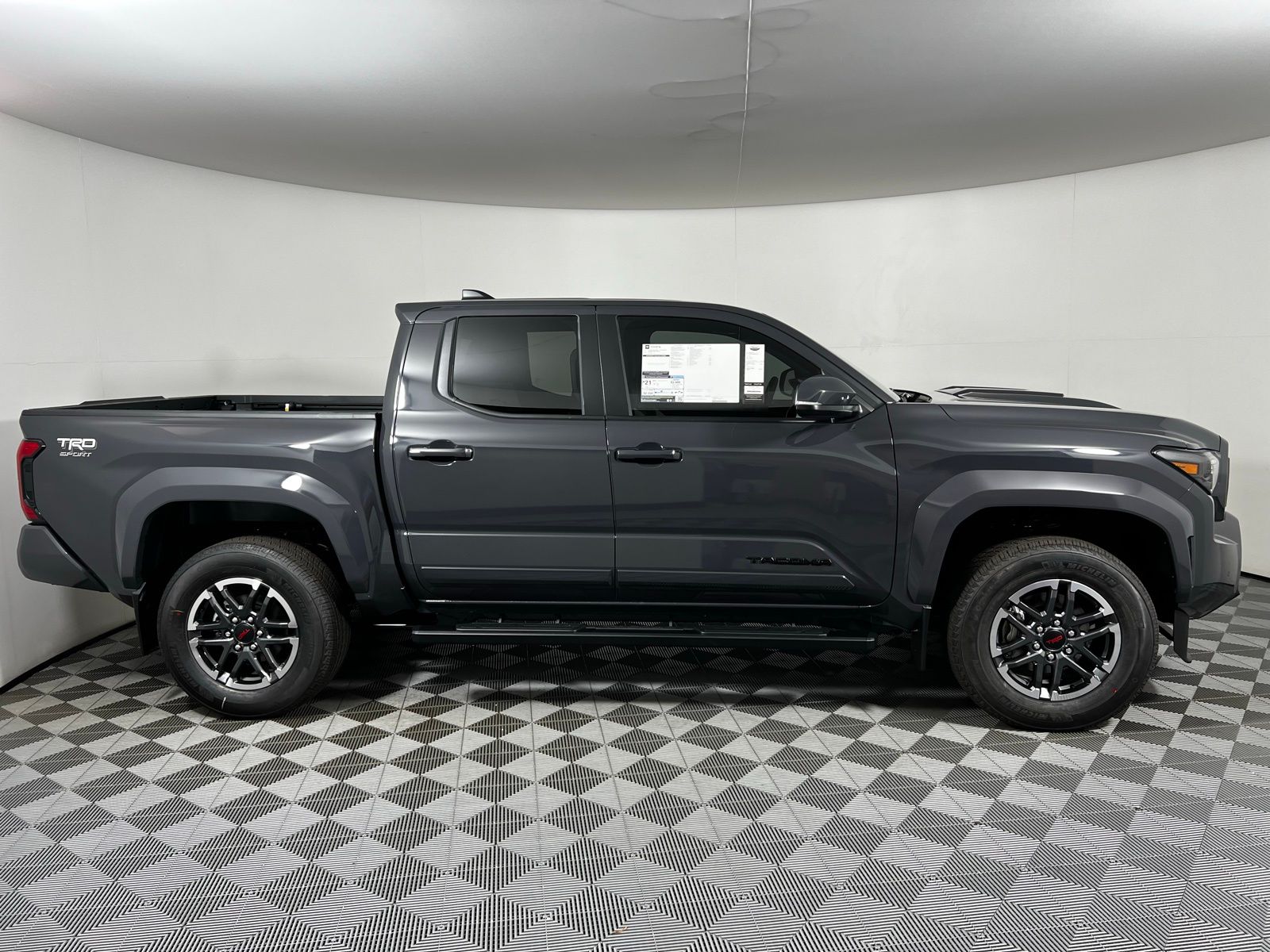 2024 Toyota Tacoma TRD Sport 6