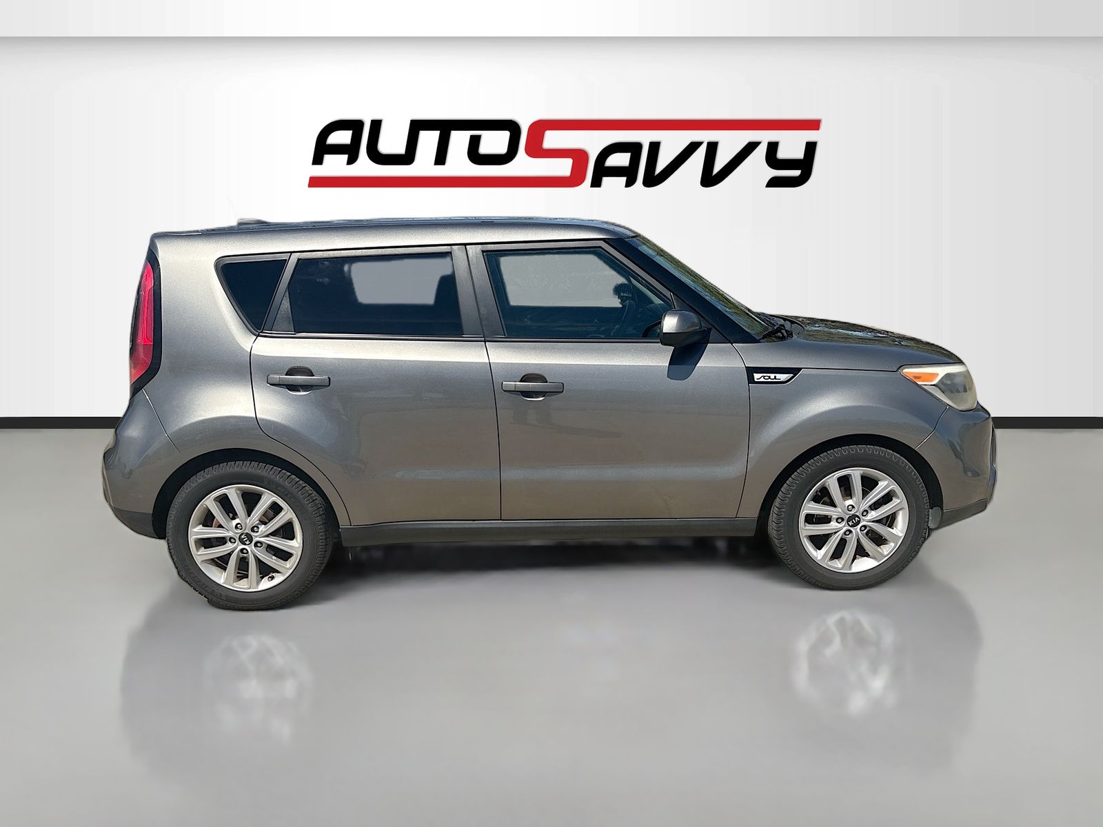 Used 2018 Gray Kia Plus image 8