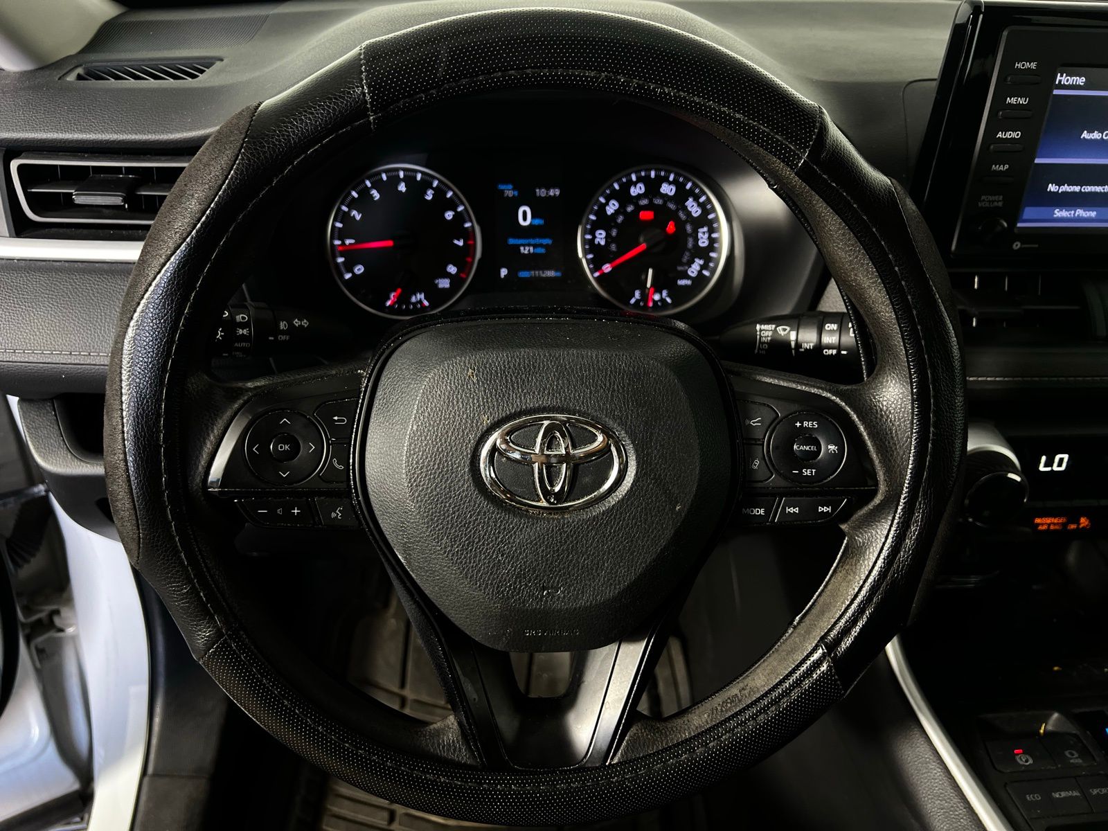 Thumbnail: 2021 Toyota RAV4 - 9
