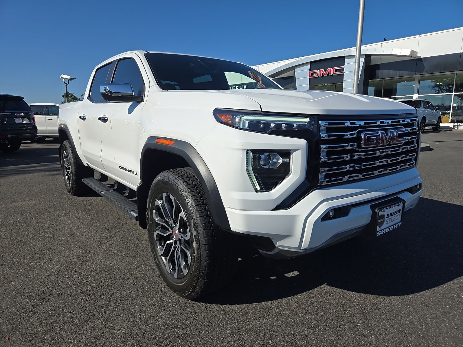 Summit White 2025 GMC Canyon Pickup Truck Four-Wheel Drive 8-Speed Automatic