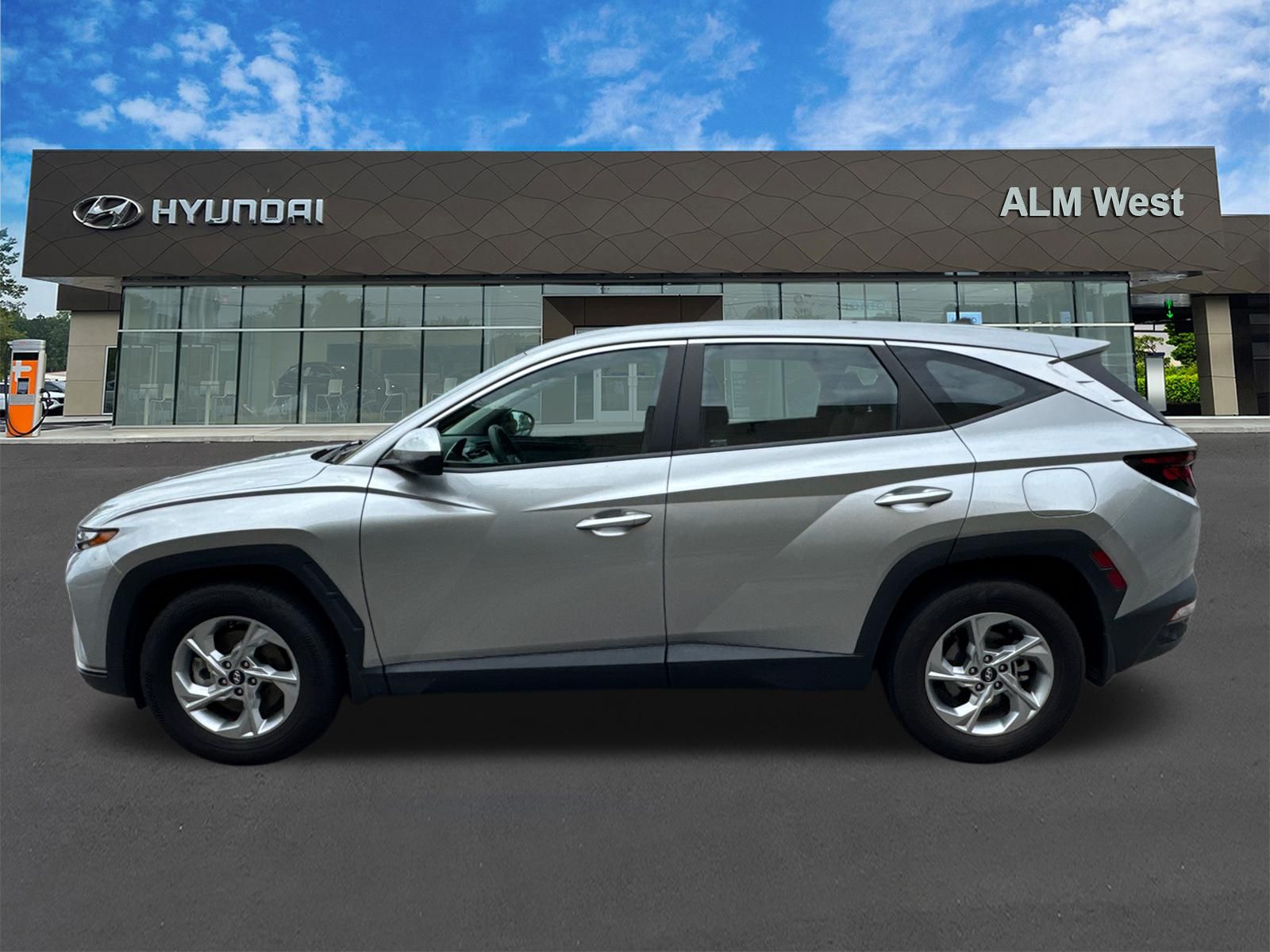 Used 2024 Silver Hyundai SE image 8
