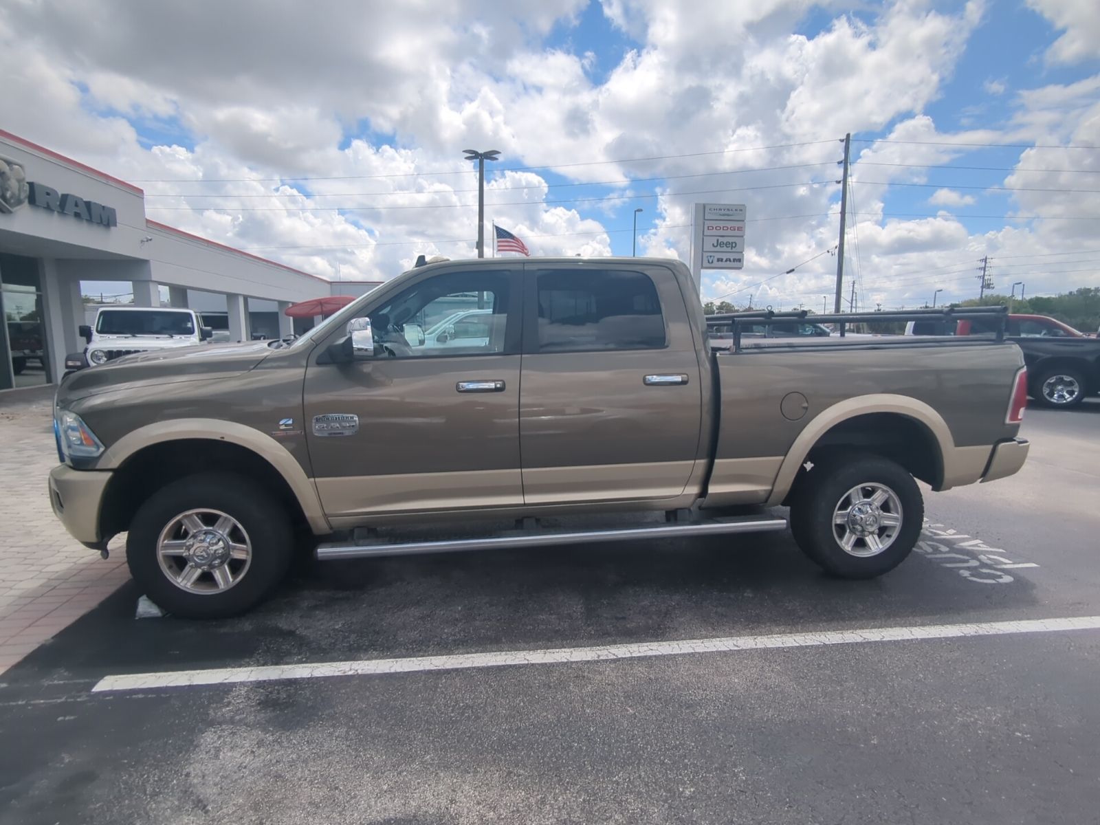 Prairie Pearlcoat 2013 RAM 2500 Laramie Longhorn Crew Cab 4WD Pickup Truck Four-Wheel Drive 6-Speed Automatic