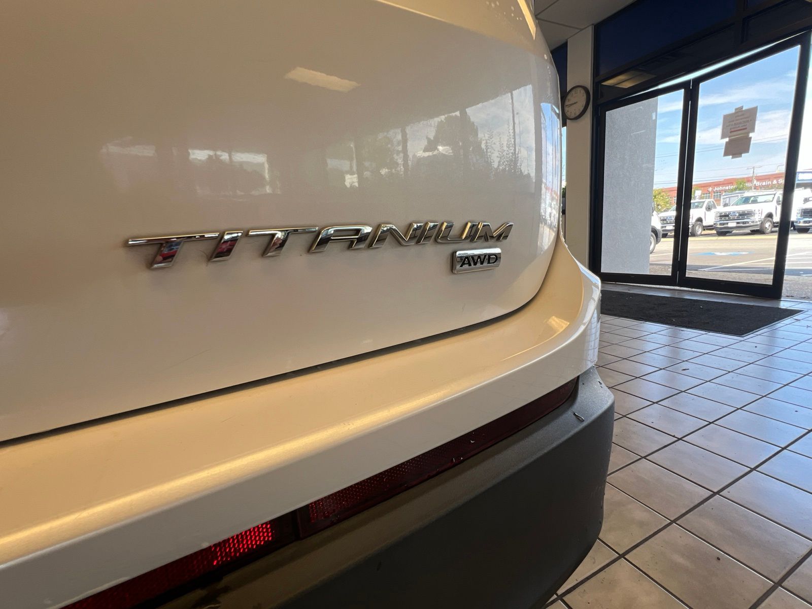 Certified Used 2017 White Platinum Clearcoat Metallic Ford Titanium image 32