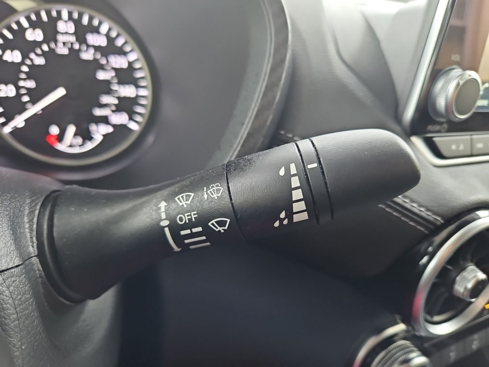 Used 2025 White Nissan SV image 39