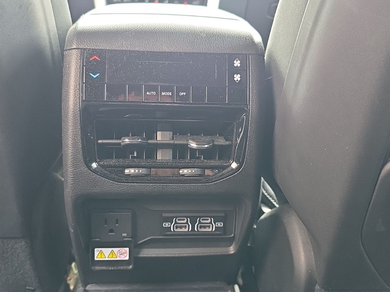Used 2023 Red Jeep Altitude image 31