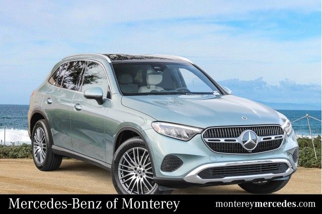 2025 Mercedes-Benz GLC Base's photo