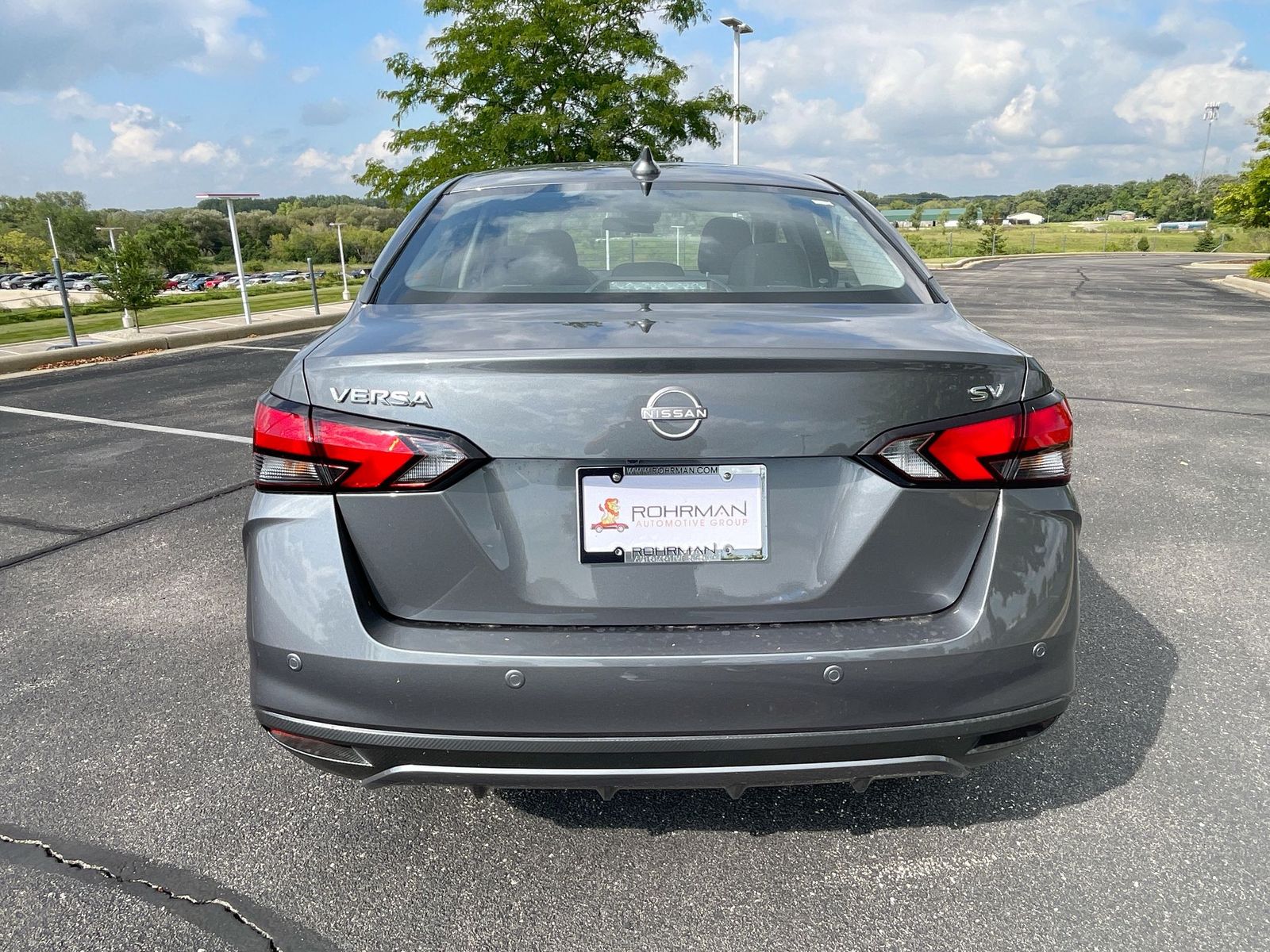 2024 Nissan Versa 1.6 SV 33